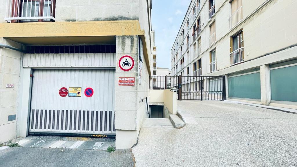T2 Avignon Climatise Intra Muros Spacieux Et Lumineux Buitenkant foto